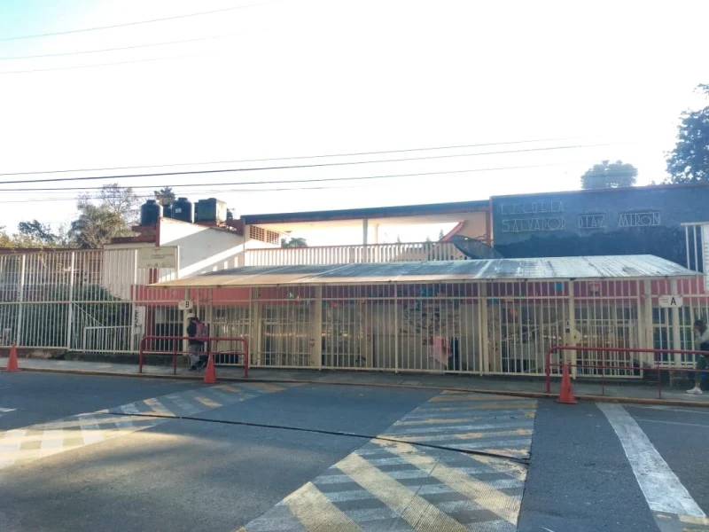 Primaria Salvador Díaz Mirón de Xalapa: informes, contacto y ubicación frente a Los Berros